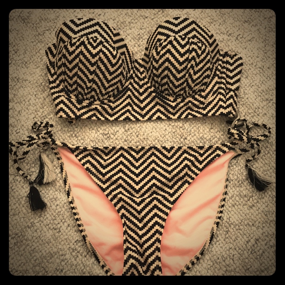 Large bathing suit cream black and pink